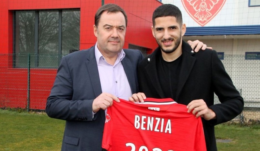 Fransa ekibi Dijon, Benzia'yı transfer etti