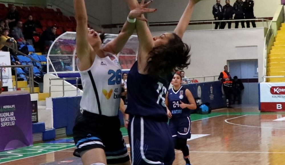 İzmit Belediyespor, sahasında kazandı