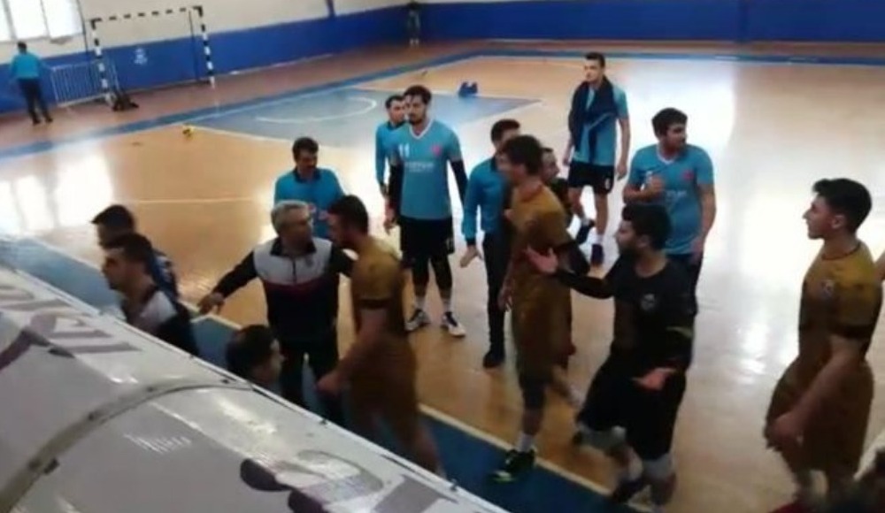 Voleybol maçında arbede! Polis müdahale etti
