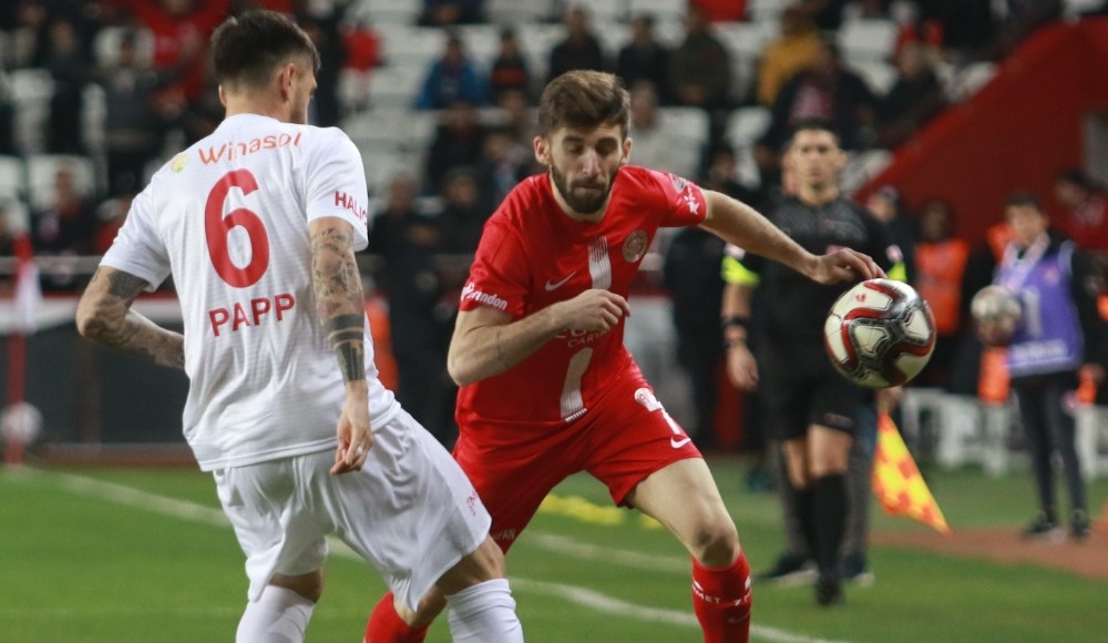 Doğukan Sinik'ten Fenerbahçe iddialarına yanıt
