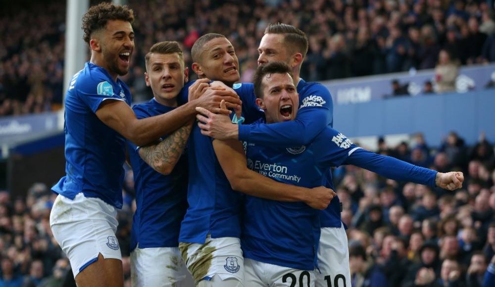 Everton üç puanı üç golle aldı!