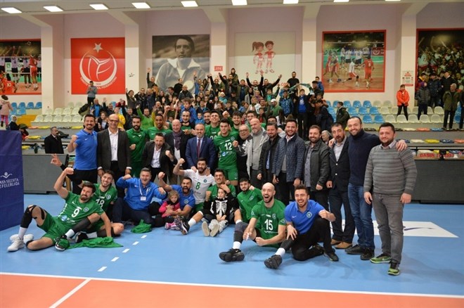 Büyükşehir’in efeleri Galatasaray’a set vermedi