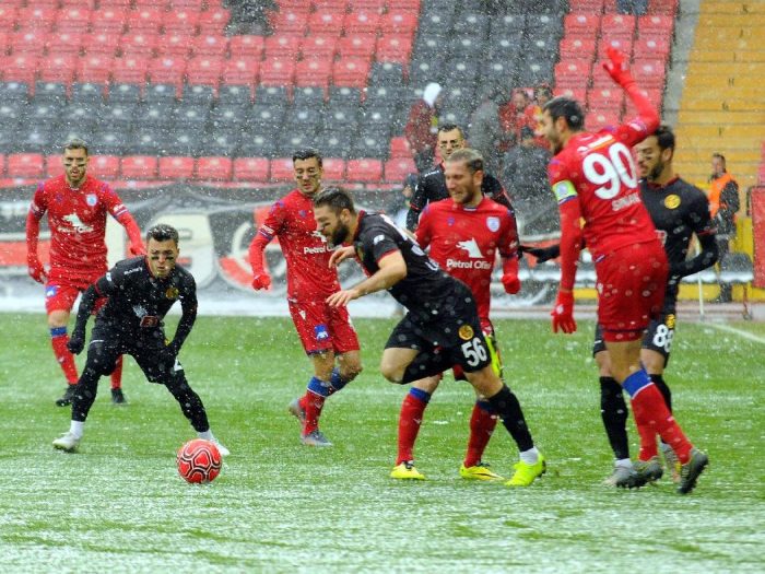 Eskişehirspor - Altınordu maçında 28 Türk