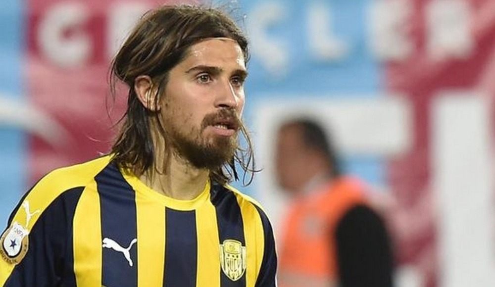 Sakat futbolcularımız hastaneye gitmiyor!