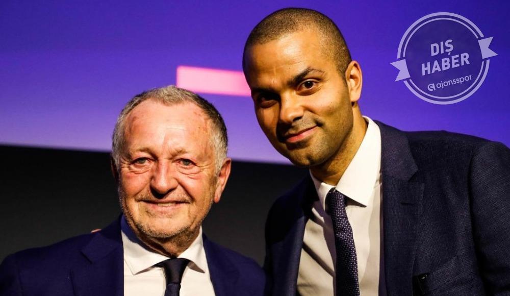 Tony Parker futbola da el attı