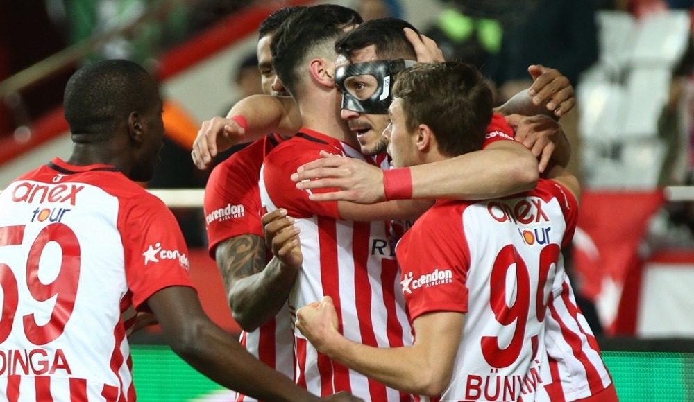 Antalyaspor'da tatil uzadı
