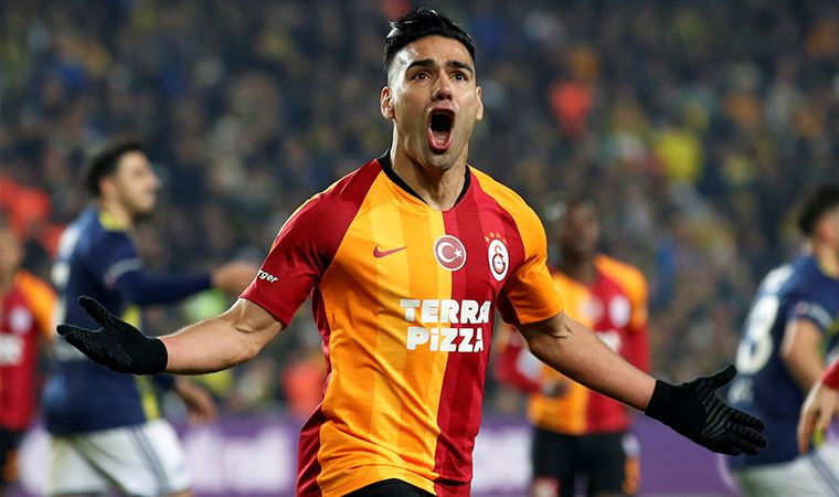 Hafta’nın tribünü: Falcao'nun penaltı pozisyonunda 'Tekbir' çeken taraftarlar
