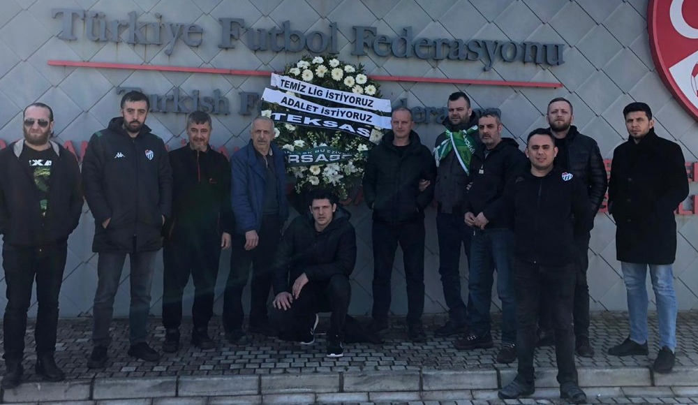 Bursasporlu taraftarlardan TFF'ye protesto