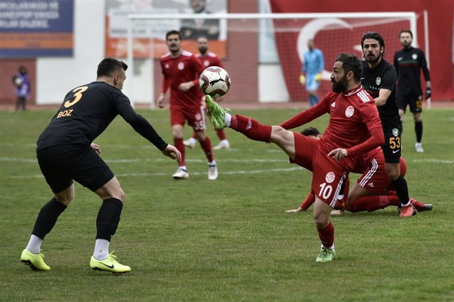 Gol düellosunda kazanan Gümüşhanespor