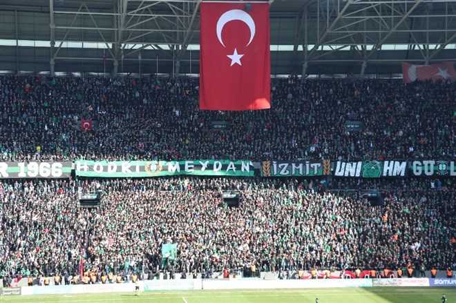 Kocaelispor, 3 puanı seyirci rekoru ile aldı