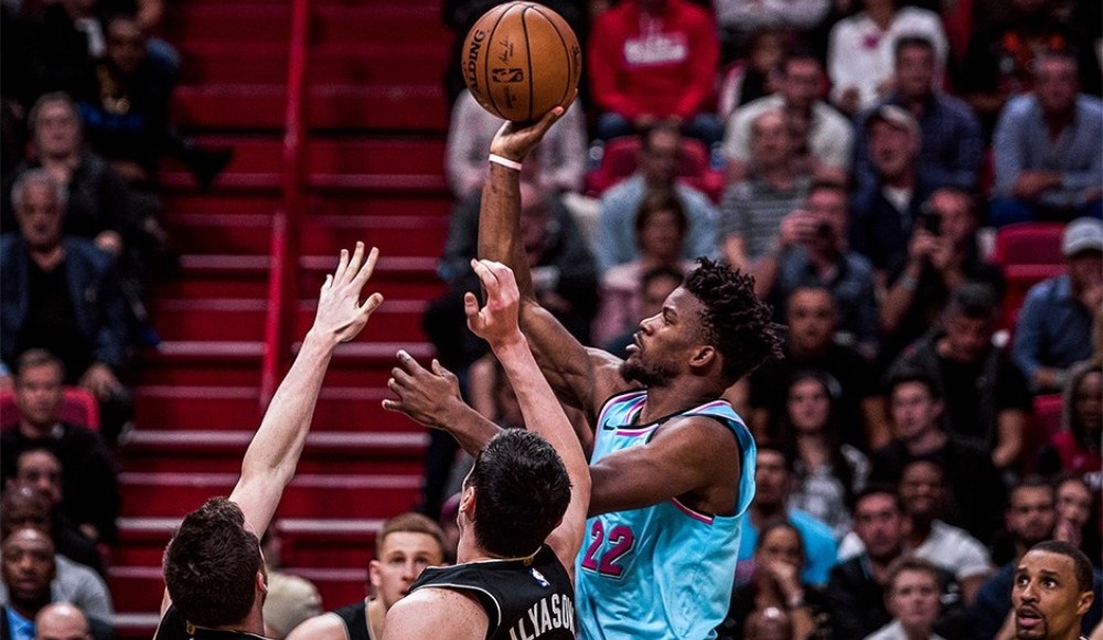 Heat, NBA lideri Bucks'a "dur" dedi