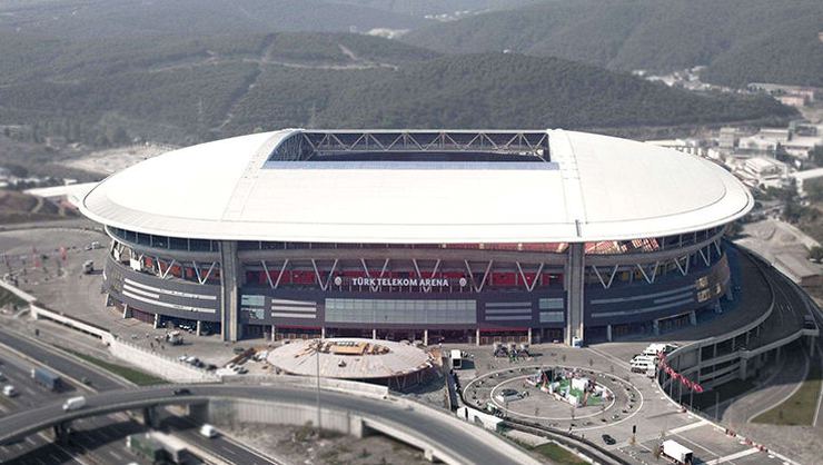 Işın Çelebi: "Stada üvey evlat muamelesi yapıldı"
