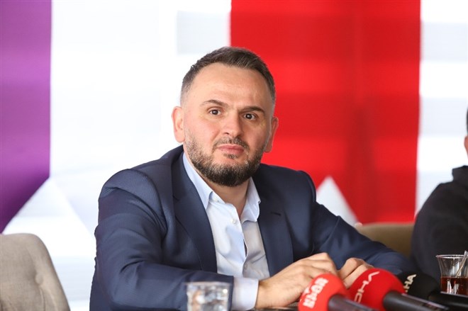 "13 yıldır hiç bir futbolcuya, hocaya, devlet kurumuna borcumuz yok"