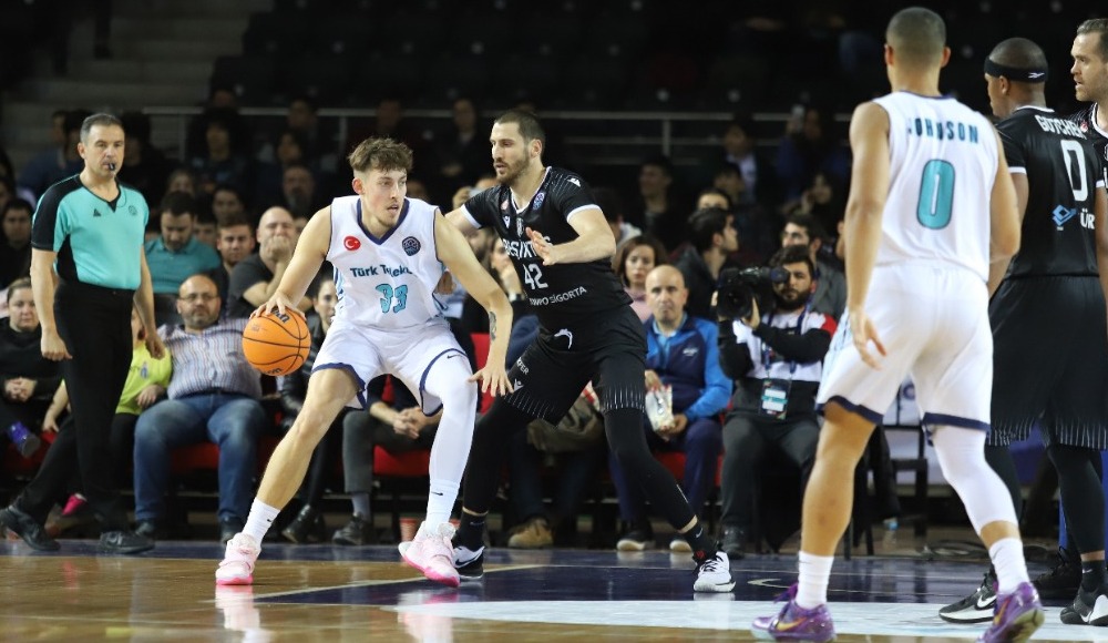 Türk Telekom, Beşiktaş'a karşı ilk maçı aldı!