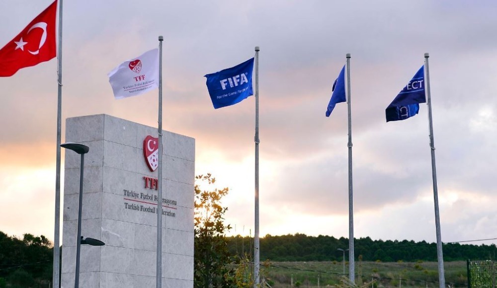 Tribünlere oynamalar bitmeli!