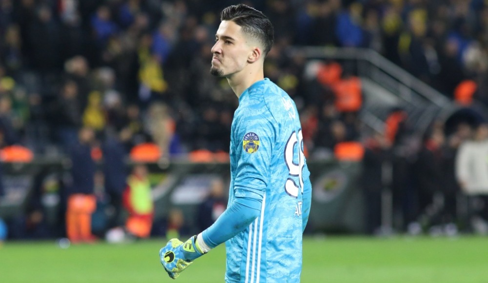 Altay Bayındır’dan anlamlı hareket