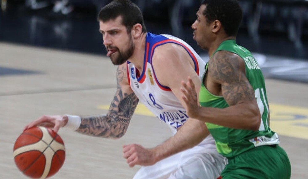 Erteleme maçında kazanan Anadolu Efes