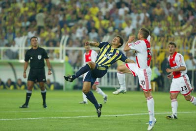 Aleex! Mükemmel bir gol, yok böyle bir gol! Sahalarda ender görülen bir gol Kadıköy'de görülüyor.