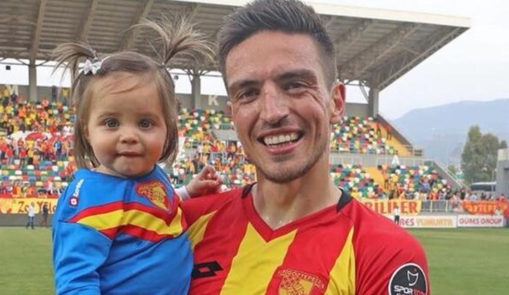 Göztepeli Leo Schwechlen ve kızı Mia'dan "evde kal" çağrısı