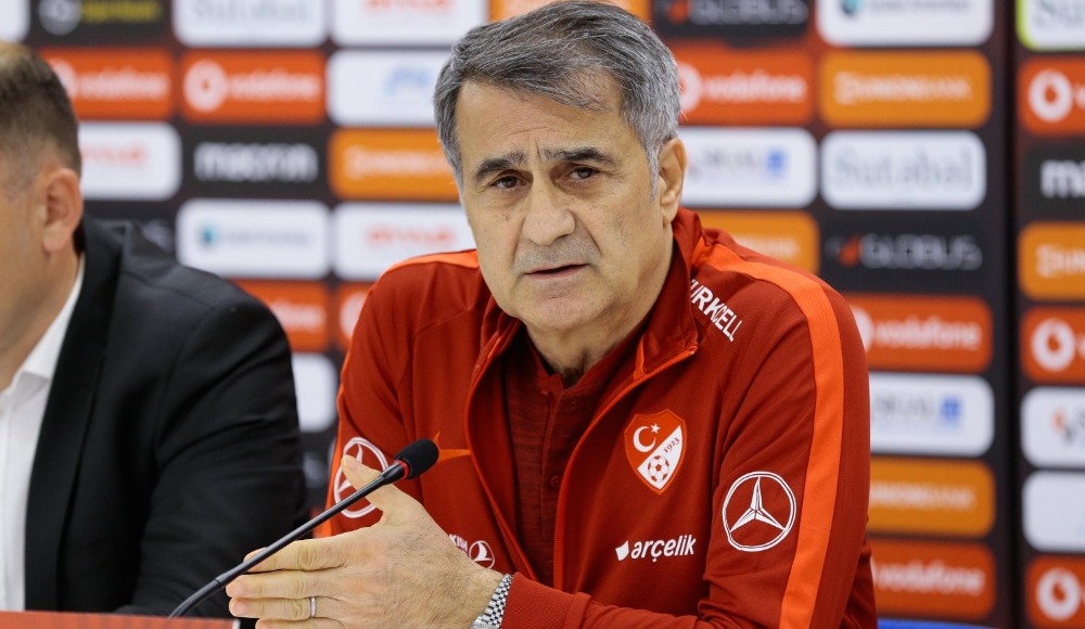 Şenol Güneş'ten koronavirüs kampanyasına bağış