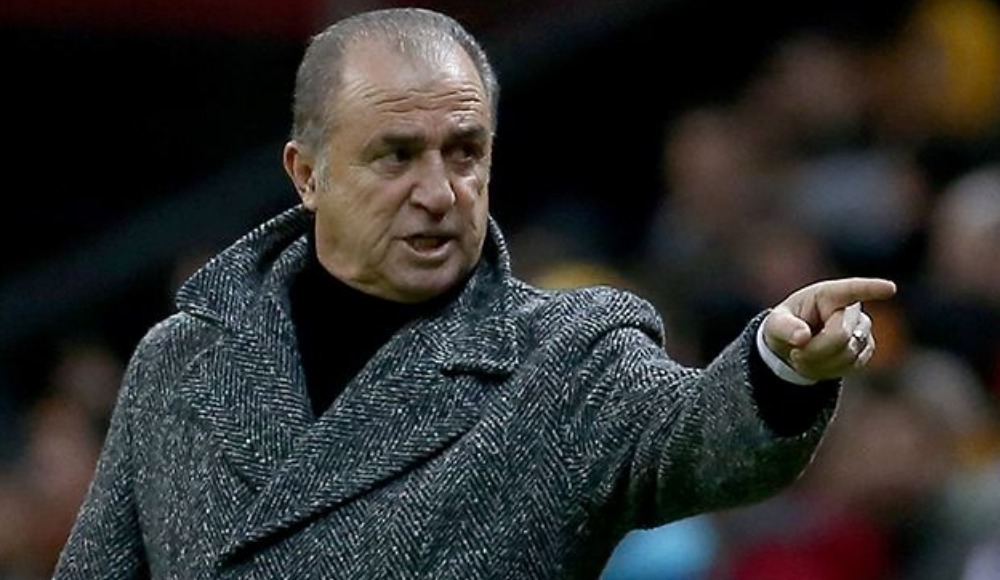Fatih Terim yan odamdaydı'
