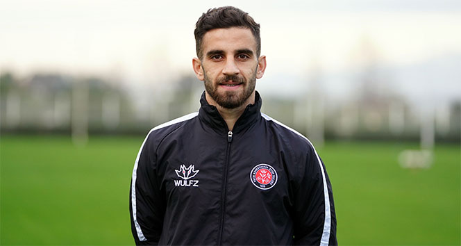 'Sağ bek pozisyonuna alıştım'