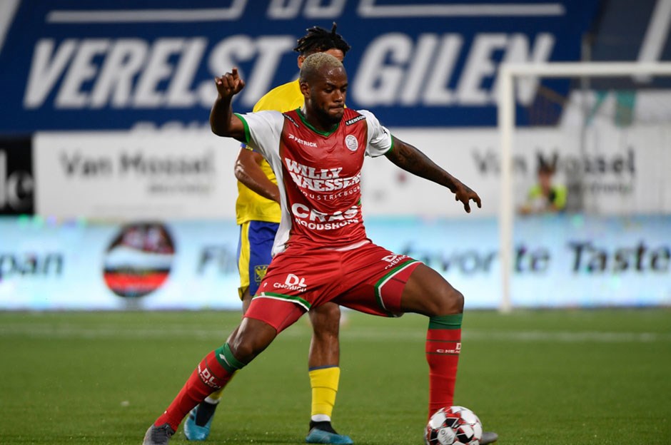 Larin'in performansı