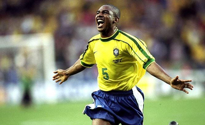 "Ronaldo oynamasa daha iyiydi"