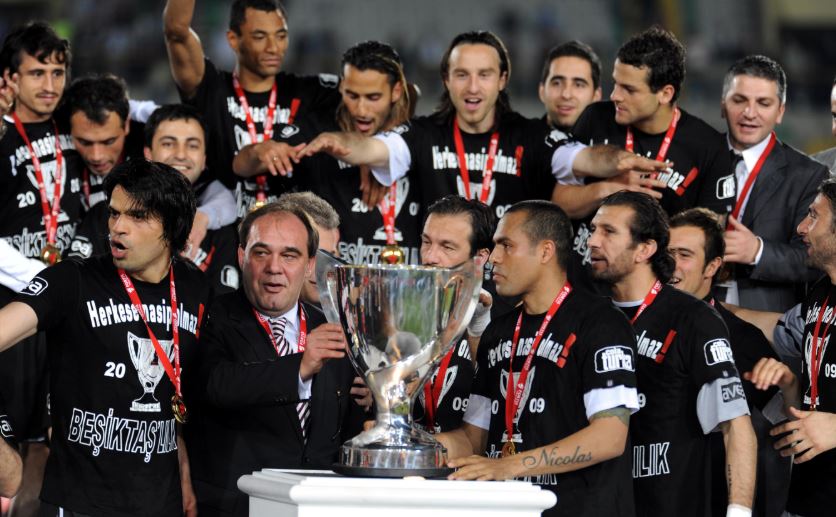 Beşiktaş, Mustafa Denizli ile çifte kupayı aldı