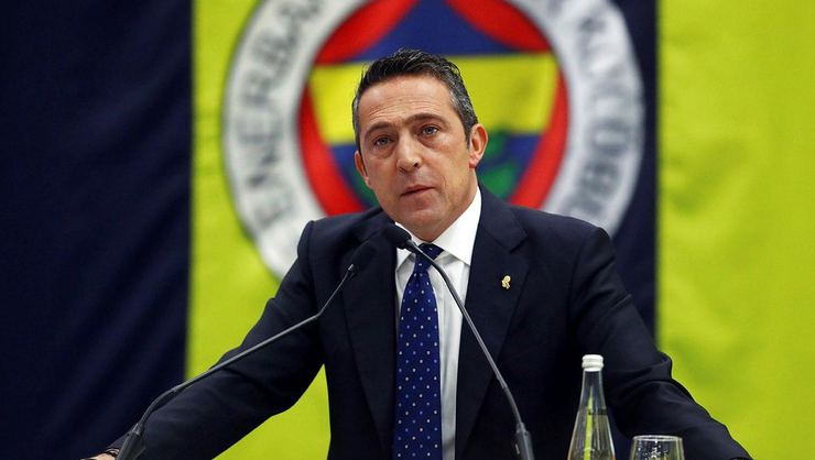 Sistemi olan bir teknik direktör