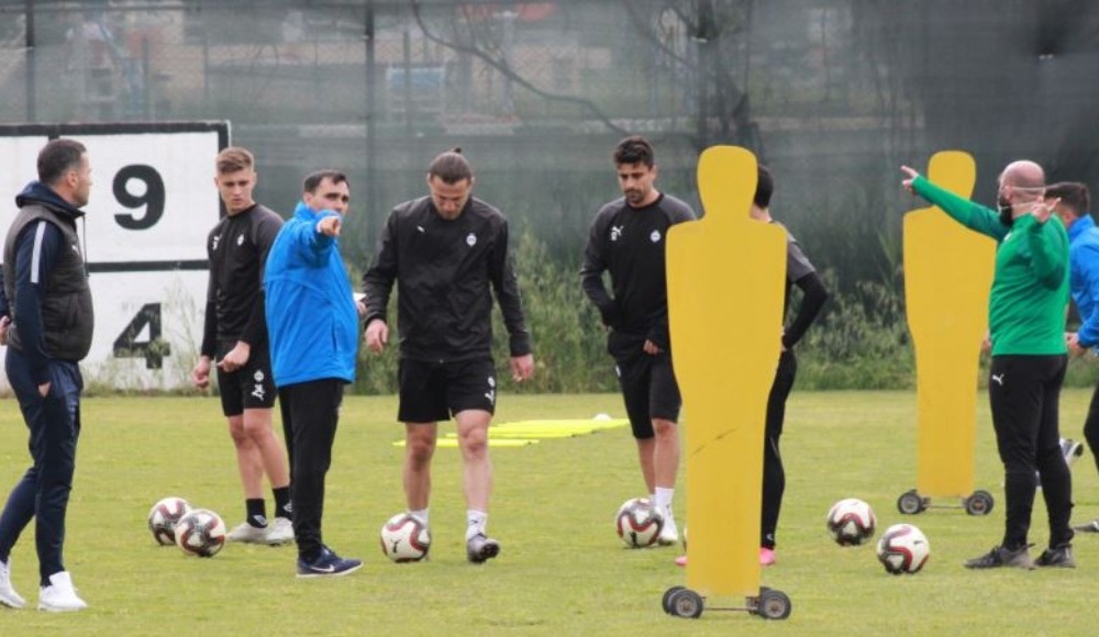 "Süper Lig hedefimizden zerre sapma yok"