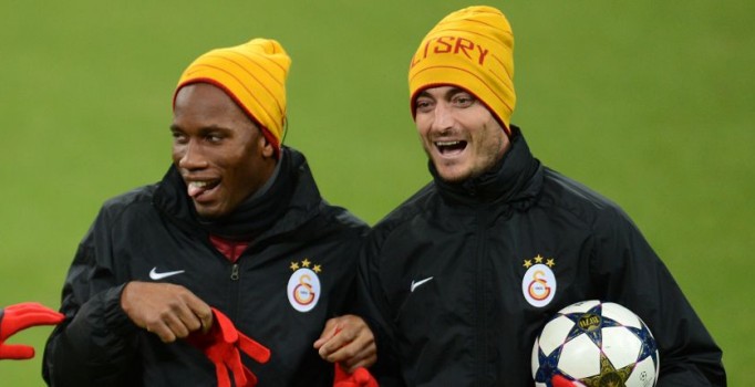 Albert Riera'dan Drogba anısı!