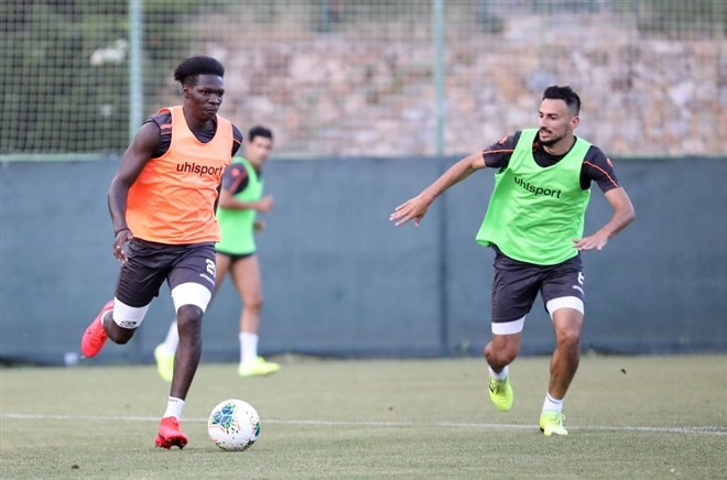 Alanyaspor hazırlıklarını akşam idmanıyla sürdürdü