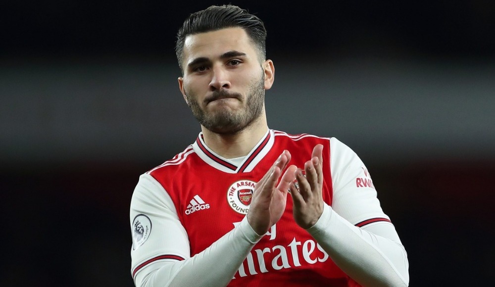 Kolasinac'ın eşi göz altına alındı! Silah sokmaya çalıştı...