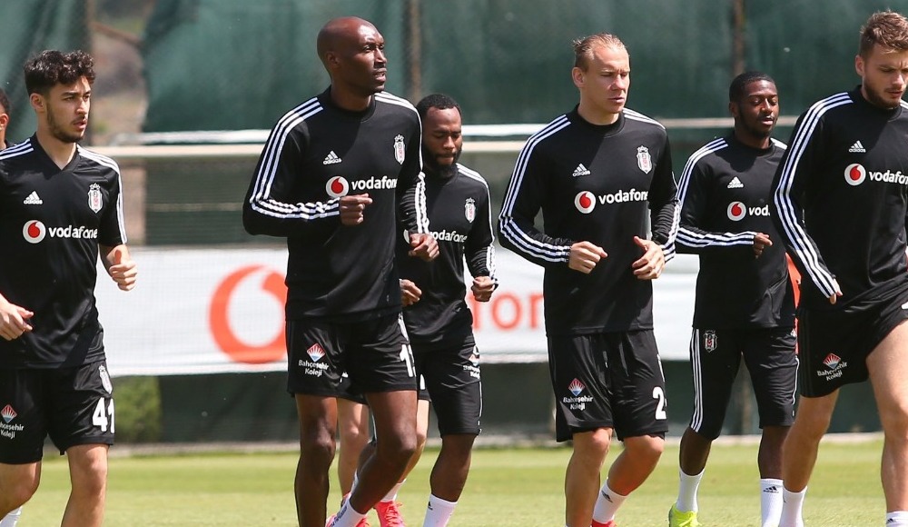 Büyük kulüplerin hazırlık maçı planı suya düştü