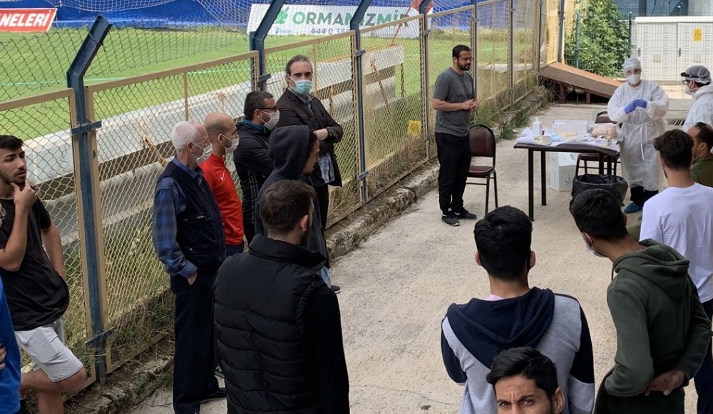 Menemenspor'da teknik heyet ve futbolcuların, Kovid-19 testleri negatif çıktı