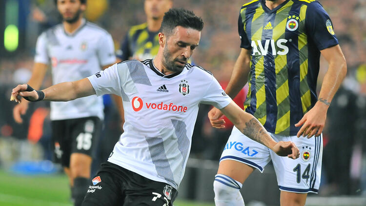 Besiktas Ta Gokhan Gonul Sozlesme Uzatacak Mi Fenerbahce Ye Mi Gidecek