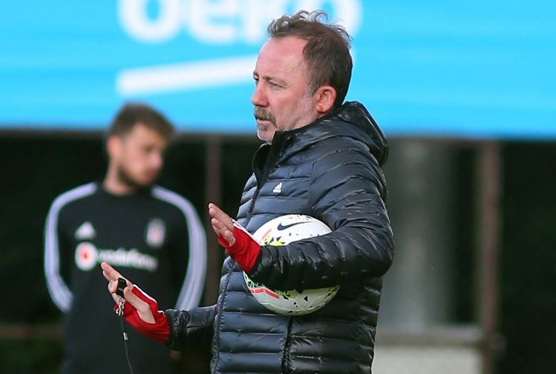 Beşiktaş bir süredir rakip arıyor