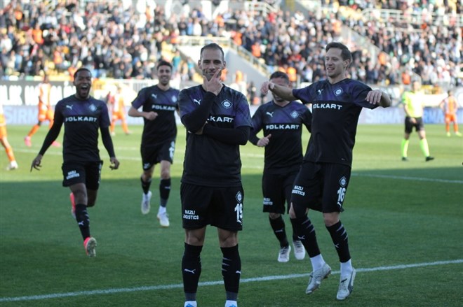 Altay, Akhisarspor’a kilitlendi