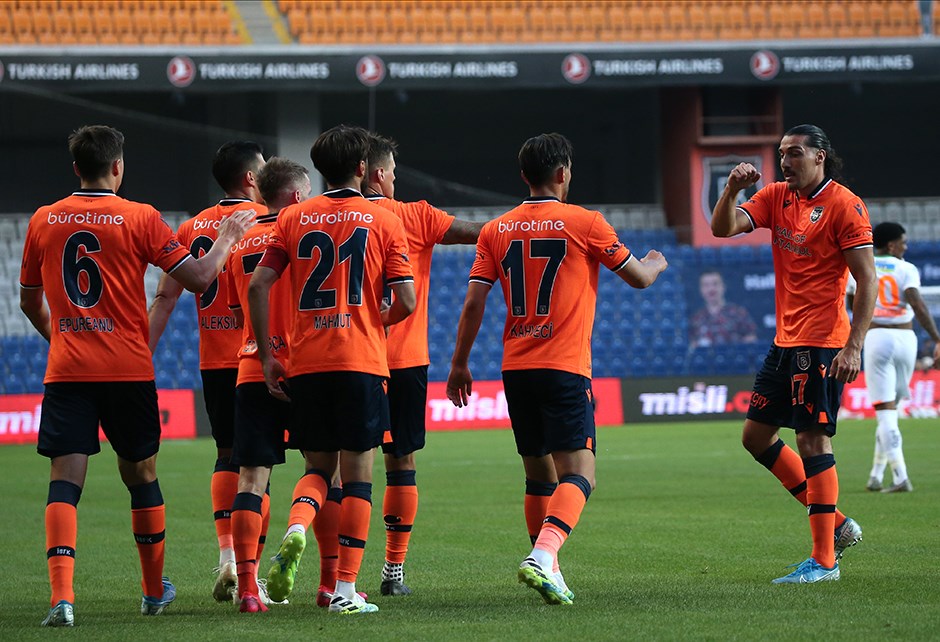'Başakşehir'i izlerken...'