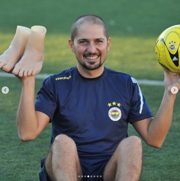 “Türk futbolunda ve Fenerbahçe'de efsane olan Alex de Souza sizin için ne ifade ediyor?”