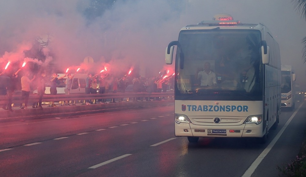 Trabzonspor'u stada taraftarları uğurladı