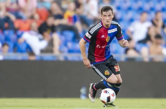 Taulant Xhaka kimdir?