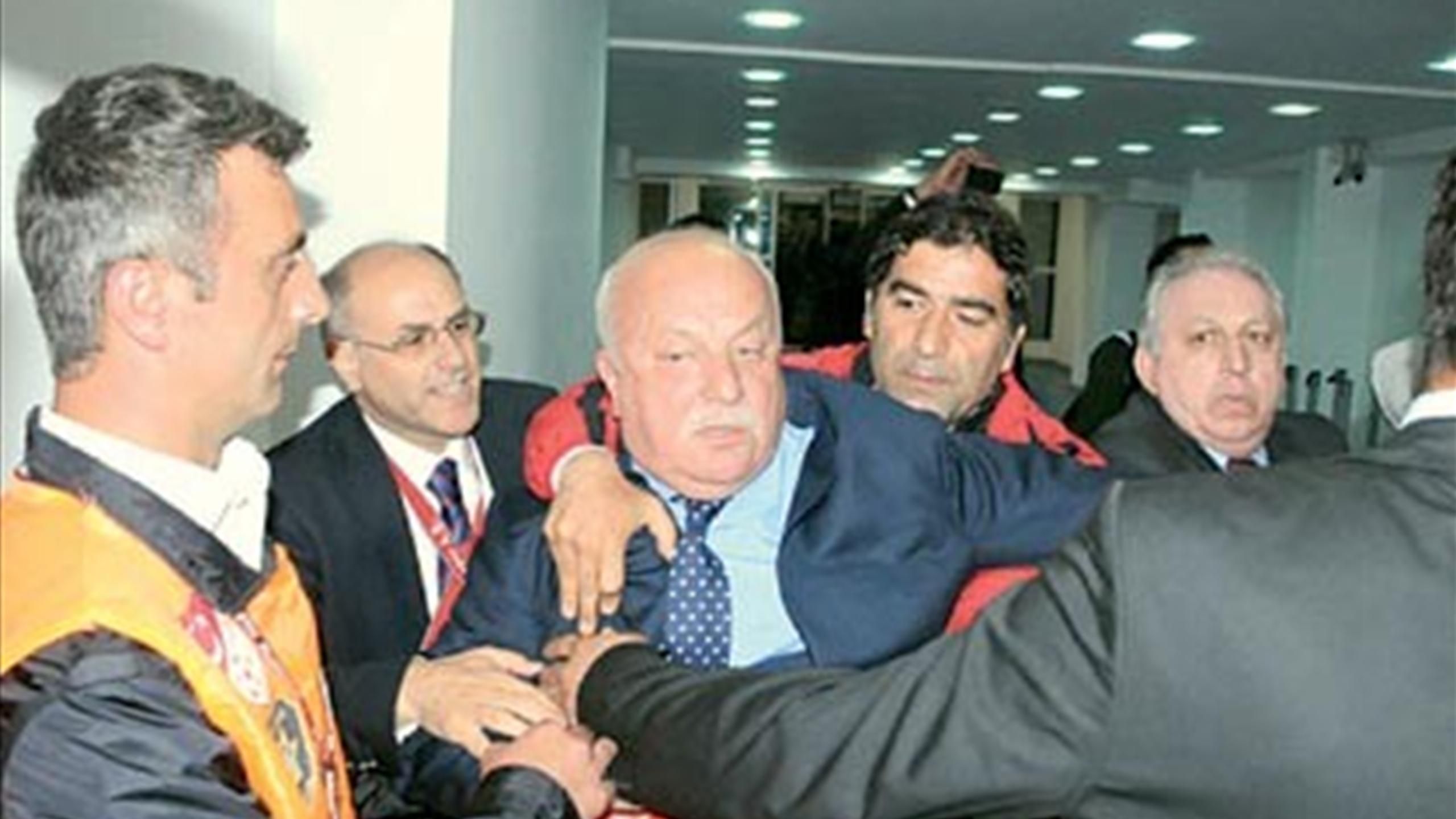 Emre Belözoğlu ile Sadri Şener davalık olmuştu