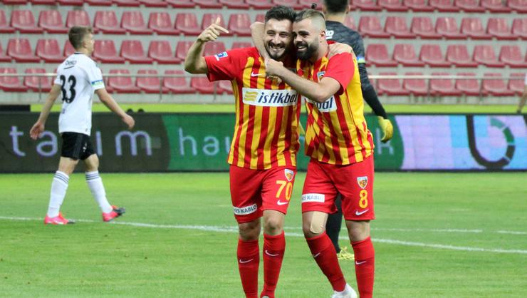 "Hakeme sinirlenip topa vurdum ve gol oldu"