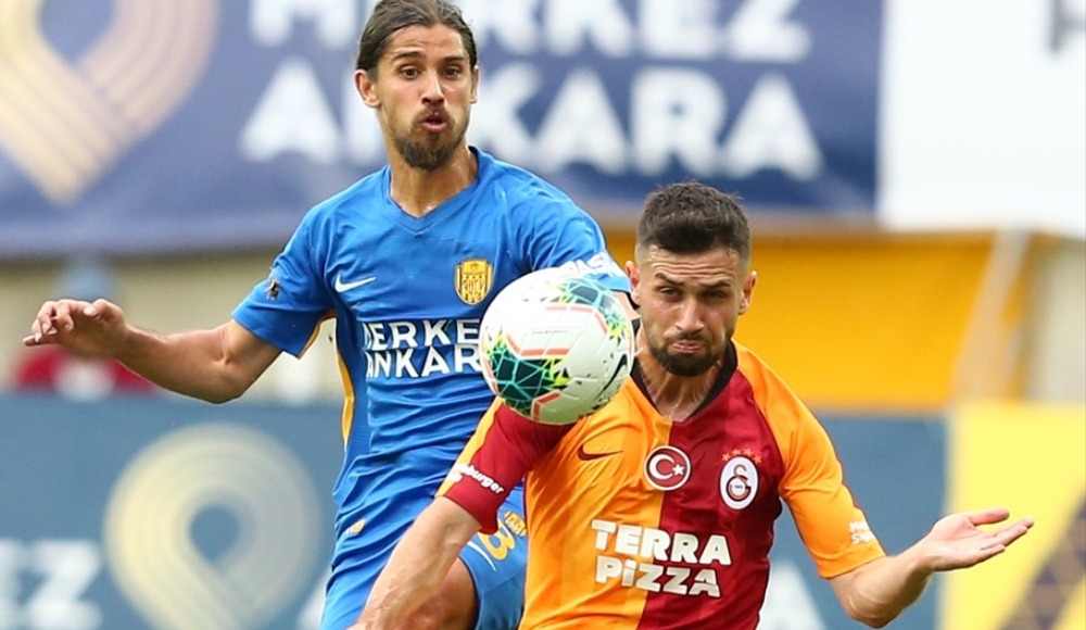 Galatasaray, 6 Türk futbolcuyla sahada