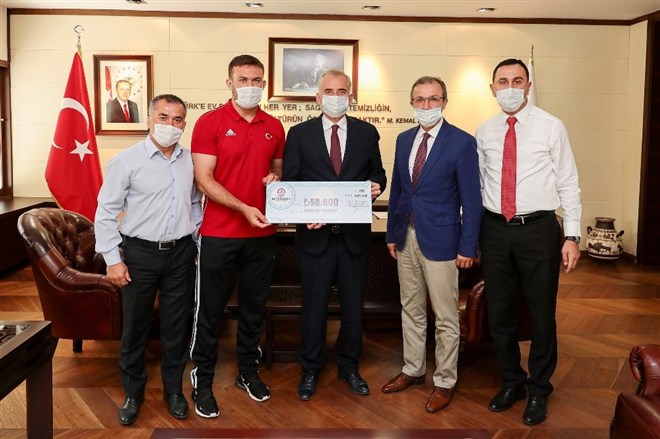 Avrupa Güreş Şampiyonası Karadeniz’e Başkan Zolan’dan 50 bin TL’lik ödül