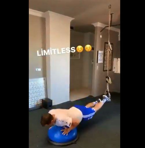 Mert Hakan'dan gönderme...