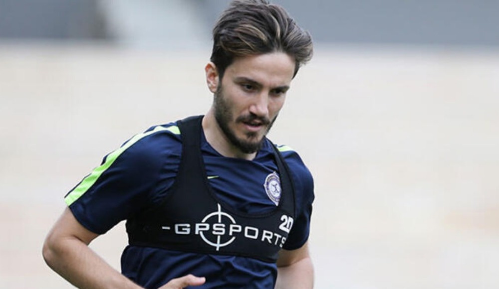 Anıl Karaer: "Halı sahada antrenman yapıyoruz"