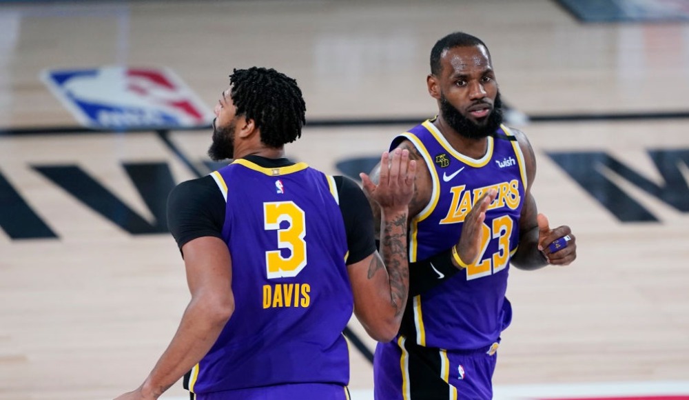 NBA play-off'larında Lakers ve Bucks, öne geçti